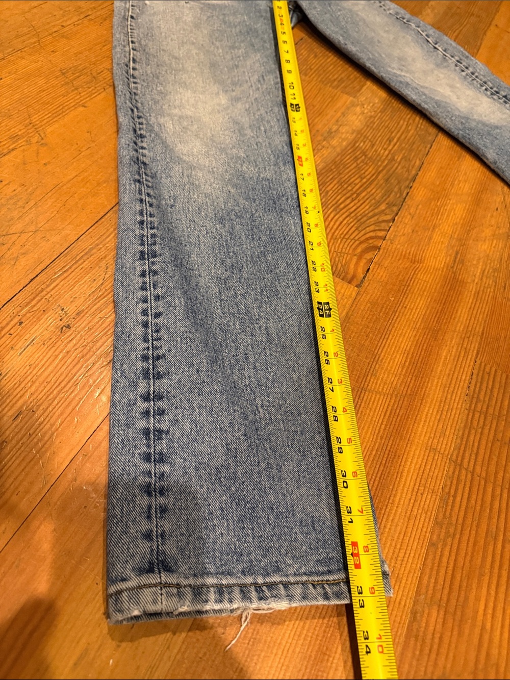 VINTAGE LEVI’S 505s - Picture 7 of 8